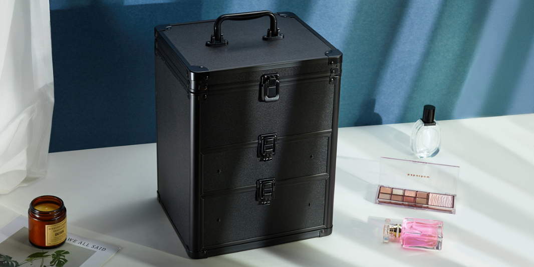 Meet Your New Travel BFF: The Qislee Makeup Box with Double Drawers & Lighted Mirror ✨