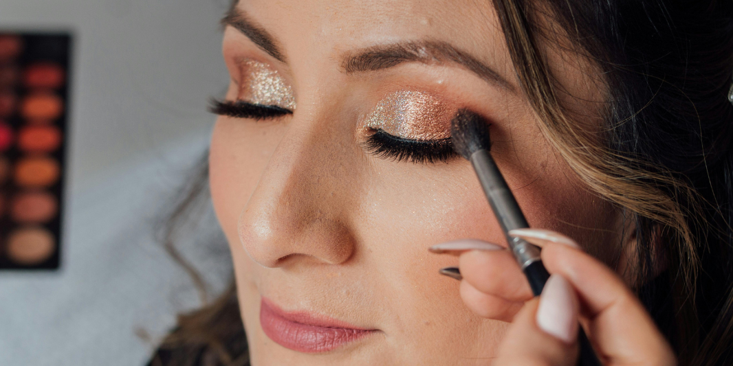 The Ultimate Evening Makeup Refresh: How to Go From Day to Night in Minutes